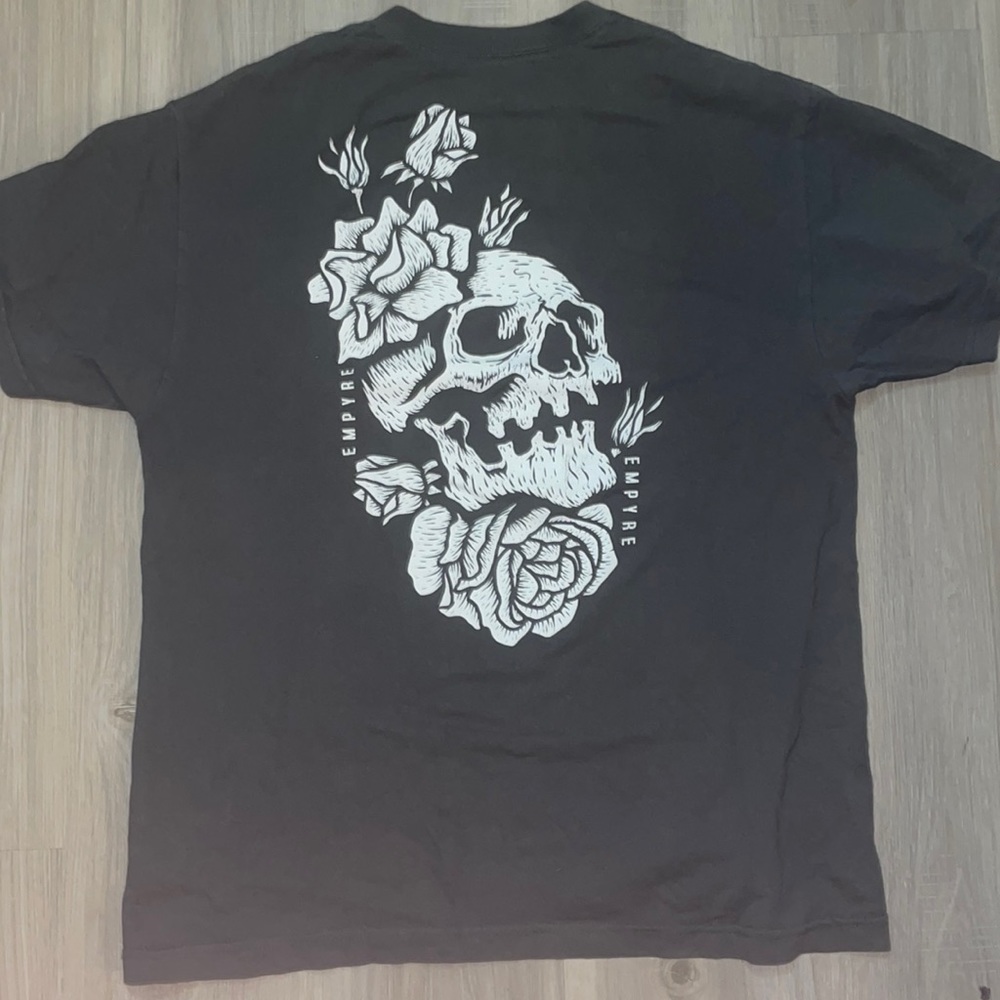 Black mens or womens Empyre t shirt Large size